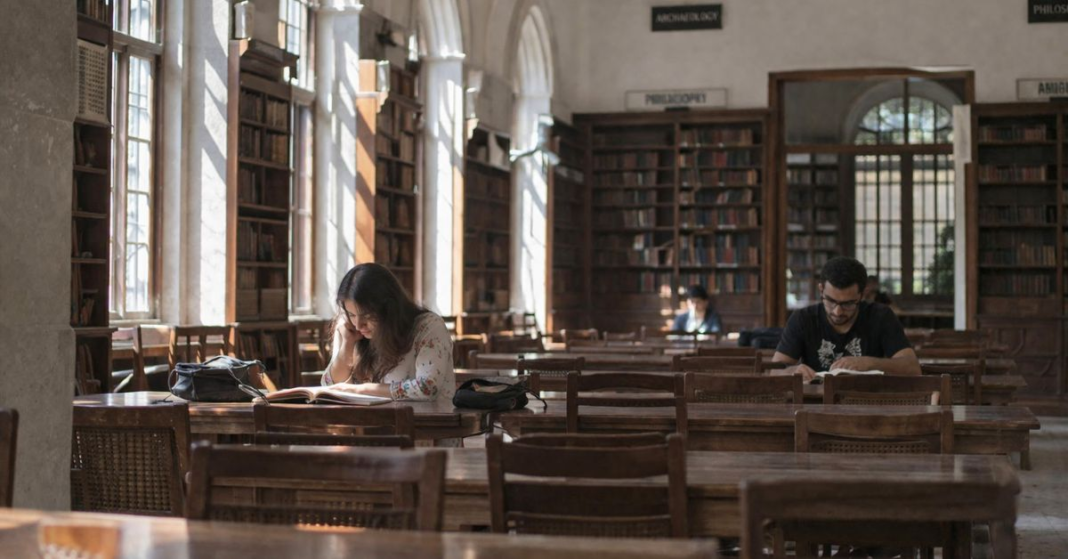 Best public libarary in Lahore